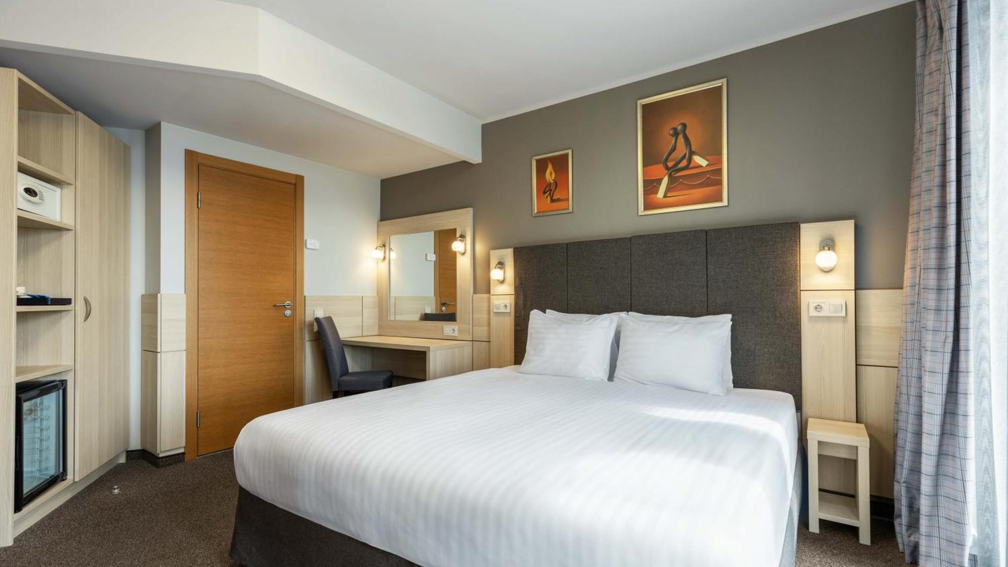 Wellton Riga Hotel & Spa Exterior photo