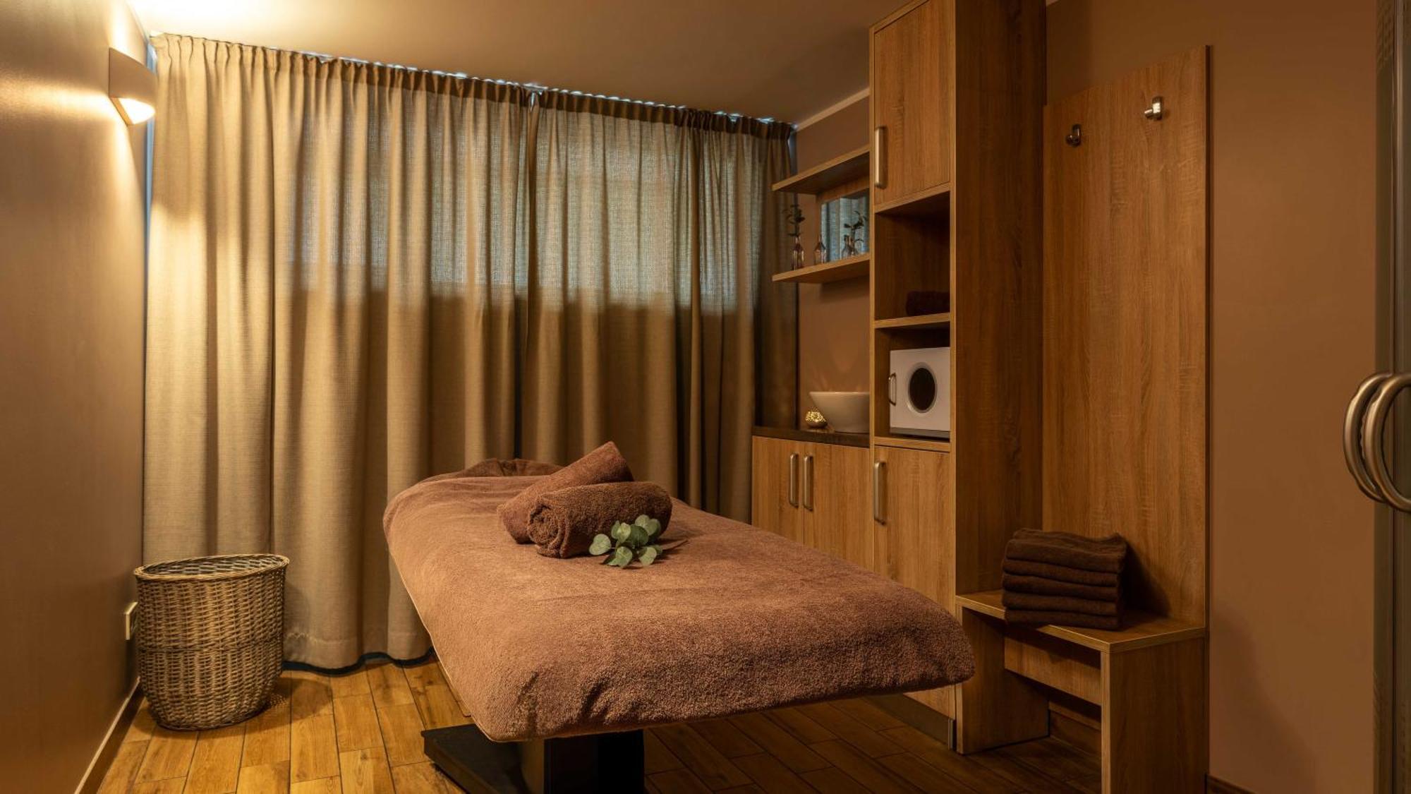 Wellton Riga Hotel & Spa Exterior photo