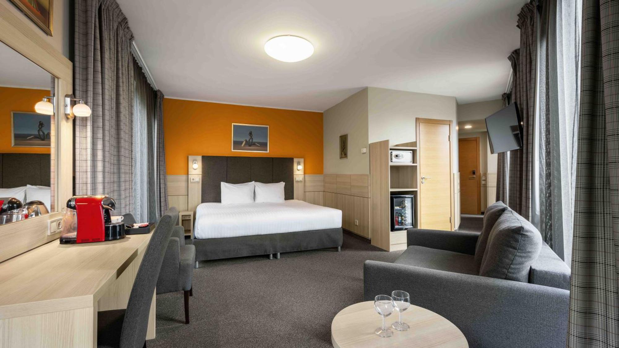 Wellton Riga Hotel & Spa Exterior photo