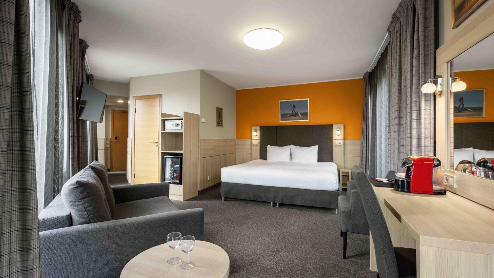 Wellton Riga Hotel & Spa Exterior photo